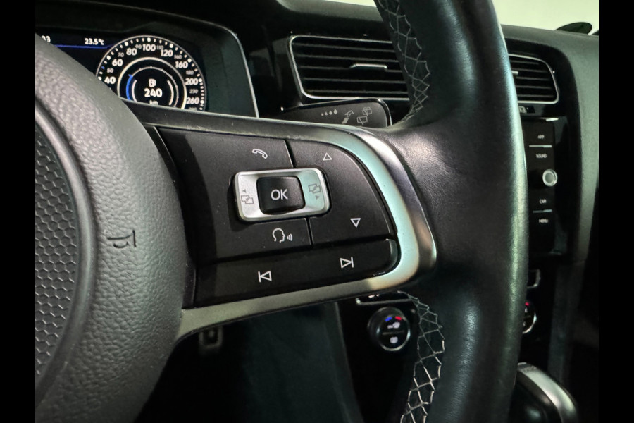 Volkswagen Golf 1.5 TSI Highline Business R Dynadio|Keyless|Camera