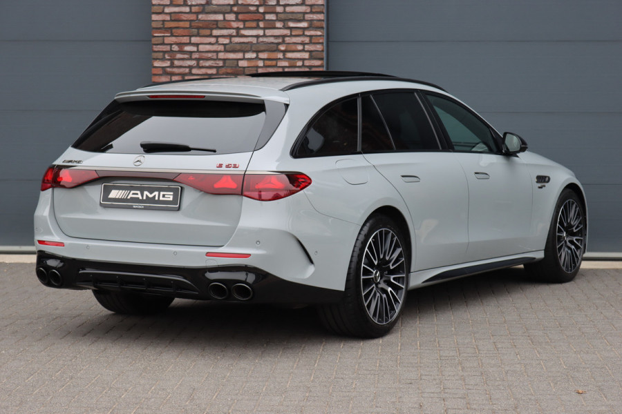 Mercedes-Benz E-Klasse Estate AMG 53 4MATIC+ Premium+ | 612pk | Hyperscreen | Achterasbesturing | Distronic+ | Burmester | Trekhaak | HUD | Verwarmd Stuurwiel | Digital Light | 3D-Display |