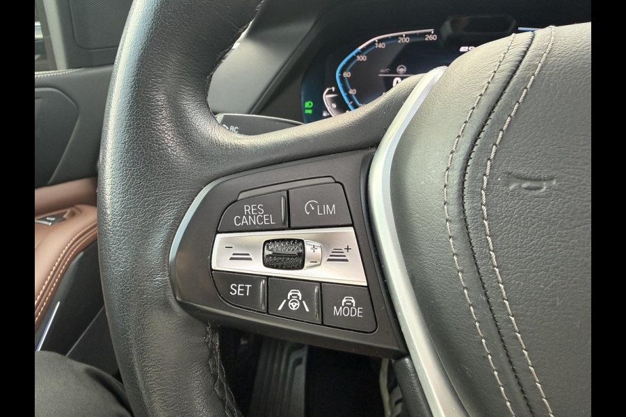 BMW X5 xDrive45e High Executive VAN: € 61.900- VOOR: € 59.877,- UW HERFSTVOORDEEL: € 2.023,-| LASER LED| ELEKTRISCHE TREKHAAK | PANO| HUD| BMW DEALER ONDERHOUDEN| DRIVING ASS. PROFF| KEYLESS | MEMORY STOEL| DODE HOEK SENSOR|