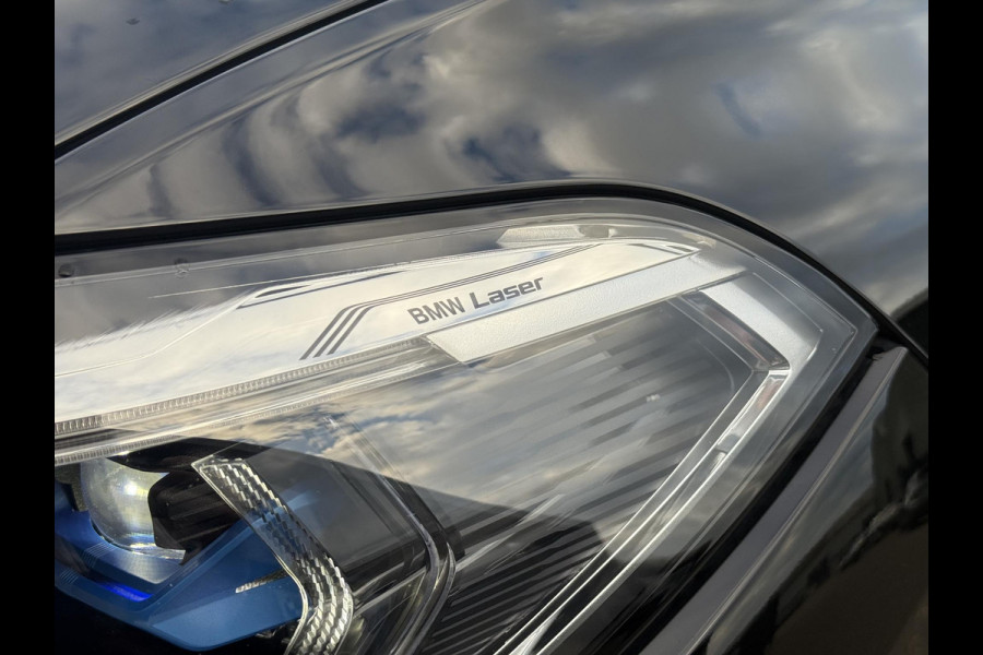 BMW X5 xDrive45e High Executive VAN: € 61.900- VOOR: € 59.877,- UW HERFSTVOORDEEL: € 2.023,-| LASER LED| ELEKTRISCHE TREKHAAK | PANO| HUD| BMW DEALER ONDERHOUDEN| DRIVING ASS. PROFF| KEYLESS | MEMORY STOEL| DODE HOEK SENSOR|