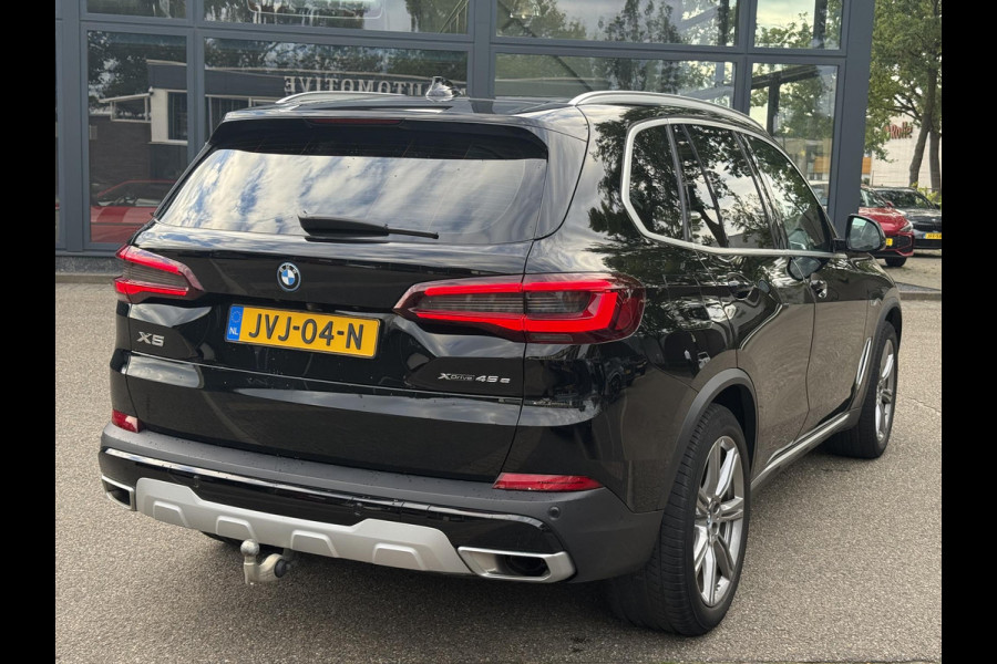 BMW X5 xDrive45e High Executive VAN: € 61.900- VOOR: € 59.877,- UW HERFSTVOORDEEL: € 2.023,-| LASER LED| ELEKTRISCHE TREKHAAK | PANO| HUD| BMW DEALER ONDERHOUDEN| DRIVING ASS. PROFF| KEYLESS | MEMORY STOEL| DODE HOEK SENSOR|