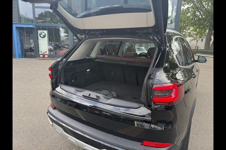 BMW X5 xDrive45e High Executive VAN: € 61.900- VOOR: € 59.877,- UW HERFSTVOORDEEL: € 2.023,-| LASER LED| ELEKTRISCHE TREKHAAK | PANO| HUD| BMW DEALER ONDERHOUDEN| DRIVING ASS. PROFF| KEYLESS | MEMORY STOEL| DODE HOEK SENSOR|