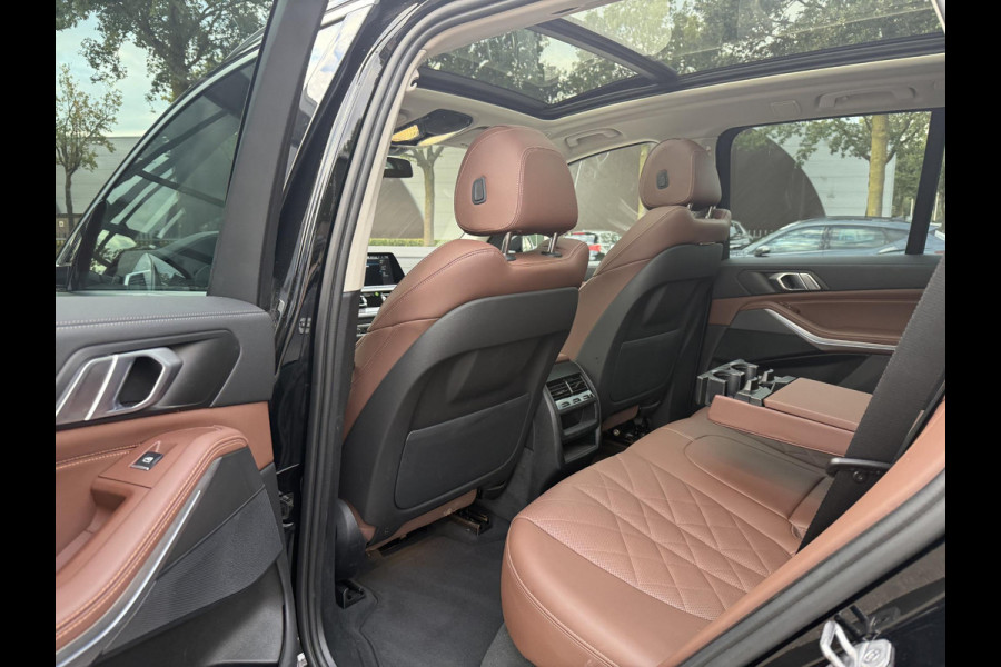 BMW X5 xDrive45e High Executive VAN: € 61.900- VOOR: € 59.877,- UW HERFSTVOORDEEL: € 2.023,-| LASER LED| ELEKTRISCHE TREKHAAK | PANO| HUD| BMW DEALER ONDERHOUDEN| DRIVING ASS. PROFF| KEYLESS | MEMORY STOEL| DODE HOEK SENSOR|