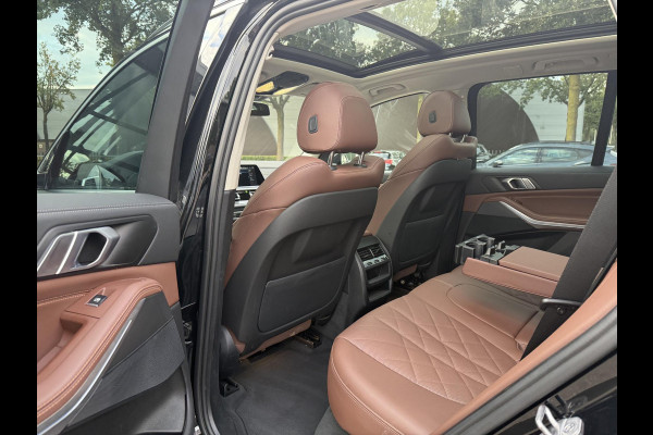BMW X5 xDrive45e High Executive VAN: € 61.900- VOOR: € 59.877,- UW HERFSTVOORDEEL: € 2.023,-| LASER LED| ELEKTRISCHE TREKHAAK | PANO| HUD| BMW DEALER ONDERHOUDEN| DRIVING ASS. PROFF| KEYLESS | MEMORY STOEL| DODE HOEK SENSOR|
