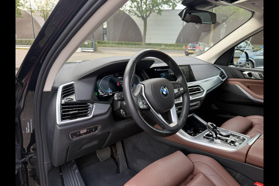 BMW X5 xDrive45e High Executive VAN: € 61.900- VOOR: € 59.877,- UW HERFSTVOORDEEL: € 2.023,-| LASER LED| ELEKTRISCHE TREKHAAK | PANO| HUD| BMW DEALER ONDERHOUDEN| DRIVING ASS. PROFF| KEYLESS | MEMORY STOEL| DODE HOEK SENSOR|
