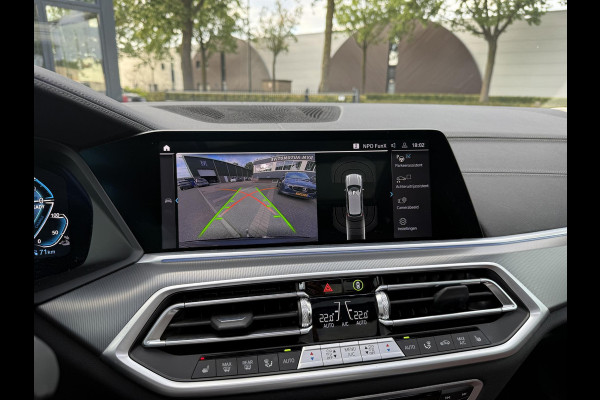 BMW X5 xDrive45e High Executive VAN: € 61.900- VOOR: € 59.877,- UW HERFSTVOORDEEL: € 2.023,-| LASER LED| ELEKTRISCHE TREKHAAK | PANO| HUD| BMW DEALER ONDERHOUDEN| DRIVING ASS. PROFF| KEYLESS | MEMORY STOEL| DODE HOEK SENSOR|