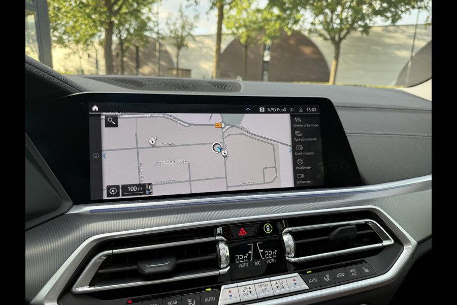 BMW X5 xDrive45e High Executive VAN: € 61.900- VOOR: € 59.877,- UW HERFSTVOORDEEL: € 2.023,-| LASER LED| ELEKTRISCHE TREKHAAK | PANO| HUD| BMW DEALER ONDERHOUDEN| DRIVING ASS. PROFF| KEYLESS | MEMORY STOEL| DODE HOEK SENSOR|