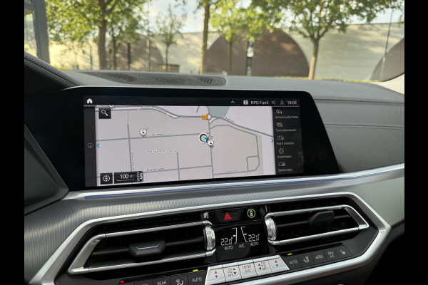 BMW X5 xDrive45e High Executive VAN: € 61.900- VOOR: € 59.877,- UW HERFSTVOORDEEL: € 2.023,-| LASER LED| ELEKTRISCHE TREKHAAK | PANO| HUD| BMW DEALER ONDERHOUDEN| DRIVING ASS. PROFF| KEYLESS | MEMORY STOEL| DODE HOEK SENSOR|