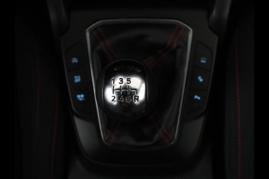Ford Focus 1.0 EcoBoost ST Line Business | B&O Sound | Camera | LED | Navigatie |