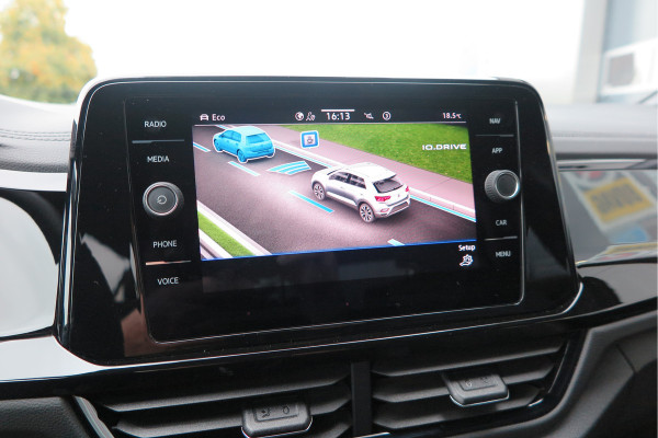 Volkswagen T-Roc 1.5 TSI 150pk DSG R-Line Black Style Virtual cockpit , Keyless, PDC , 19"LMV, Camera , Carplay, LED, Navi voorbereid. Stoelverwarming , Elektr. achterklep