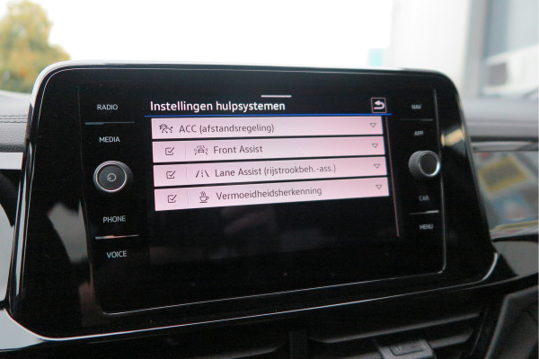 Volkswagen T-Roc 1.5 TSI 150pk DSG R-Line Black Style Virtual cockpit , Keyless, PDC , 19"LMV, Camera , Carplay, LED, Navi voorbereid. Stoelverwarming , Elektr. achterklep