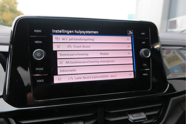 Volkswagen T-Roc 1.5 TSI 150pk DSG R-Line Black Style Virtual cockpit , Keyless, PDC , 19"LMV, Camera , Carplay, LED, Navi voorbereid. Stoelverwarming , Elektr. achterklep