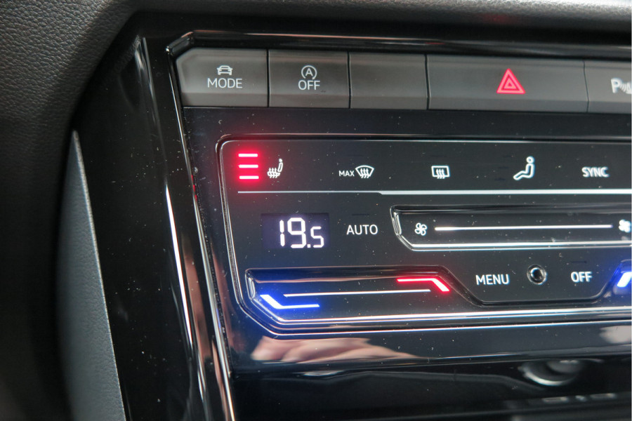 Volkswagen T-Roc 1.5 TSI 150pk DSG R-Line Black Style Virtual cockpit , Keyless, PDC , 19"LMV, Camera , Carplay, LED, Navi voorbereid. Stoelverwarming , Elektr. achterklep