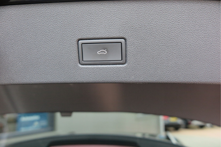 Volkswagen T-Roc 1.5 TSI 150pk DSG R-Line Black Style Virtual cockpit , Keyless, PDC , 19"LMV, Camera , Carplay, LED, Navi voorbereid. Stoelverwarming , Elektr. achterklep