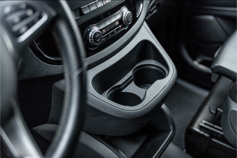 Mercedes-Benz Vito 119 CDI Extra Lang DC | AMG | Marge | BTW Vrij | Camera | Navigatie | L+R Schuifdeur | CarPlay | Trekhaak | Lederen bekleding | Stoelverwarming | Nieuwe APK