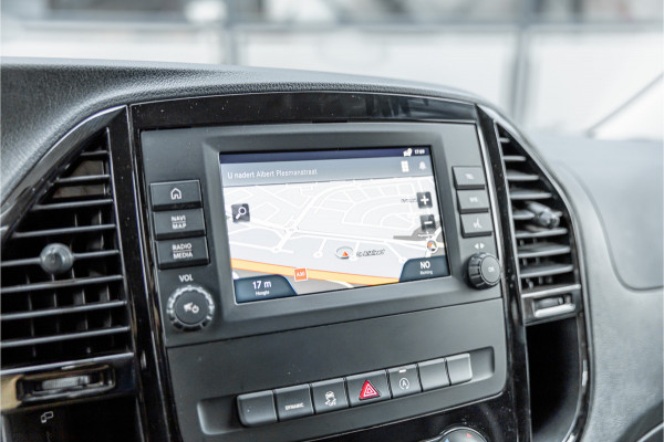 Mercedes-Benz Vito 119 CDI Extra Lang DC | AMG | Marge | BTW Vrij | Camera | Navigatie | L+R Schuifdeur | CarPlay | Trekhaak | Lederen bekleding | Stoelverwarming | Nieuwe APK