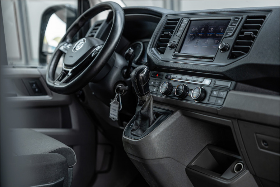 Volkswagen Crafter 2.0 TDI 177 PK L3H3 Highline | DSG | L+R Schuifdeur | Bi-Xenon | ACC | Trekhaak | Blind spot | Camera | CarPlay | Navigatie | Massage | Stoel- en stuurwielverwarming | DAB | Nieuwe APK