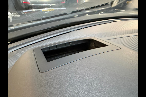Volkswagen Tiguan 1.5 TSI 3X R-LINE |PANO|HuD|IQ LIGHTS|ACC|LANE ASSIST|CARPLAY|TREKHAAK|SFEERVERLICHTING|20 INCH|2021|BOMVOL!