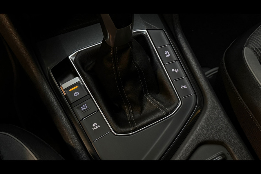 Volkswagen Tiguan 1.5 TSI 3X R-LINE |PANO|HuD|IQ LIGHTS|ACC|LANE ASSIST|CARPLAY|TREKHAAK|SFEERVERLICHTING|20 INCH|2021|BOMVOL!