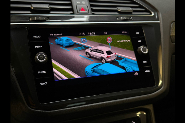 Volkswagen Tiguan 1.5 TSI 3X R-LINE |PANO|HuD|IQ LIGHTS|ACC|LANE ASSIST|CARPLAY|TREKHAAK|SFEERVERLICHTING|20 INCH|2021|BOMVOL!