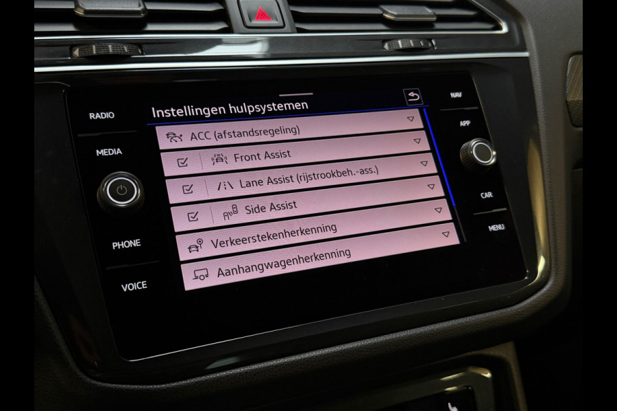 Volkswagen Tiguan 1.5 TSI 3X R-LINE |PANO|HuD|IQ LIGHTS|ACC|LANE ASSIST|CARPLAY|TREKHAAK|SFEERVERLICHTING|20 INCH|2021|BOMVOL!