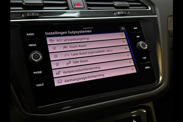 Volkswagen Tiguan 1.5 TSI 3X R-LINE |PANO|HuD|IQ LIGHTS|ACC|LANE ASSIST|CARPLAY|TREKHAAK|SFEERVERLICHTING|20 INCH|2021|BOMVOL!