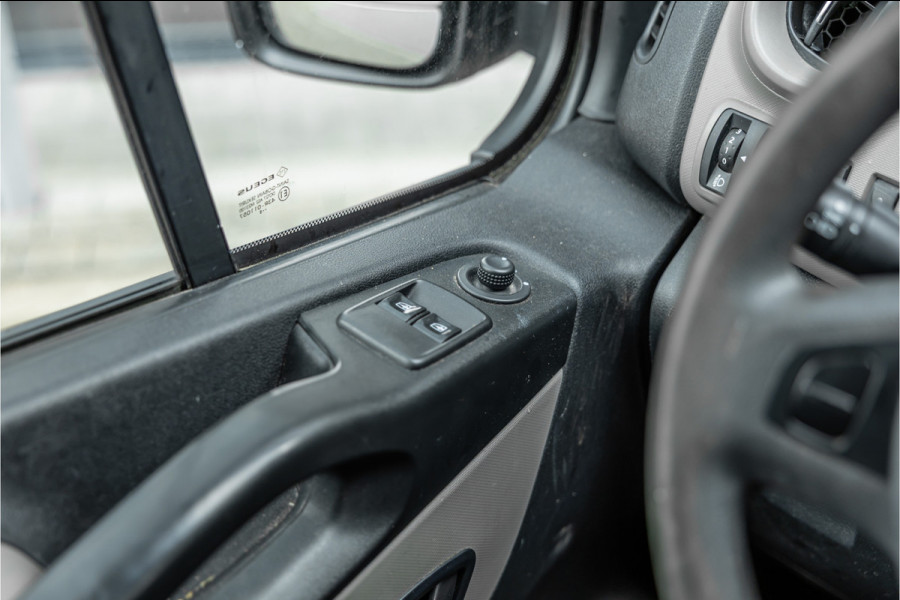 Renault Trafic 1.6 dCi L2H1 | Navigatie | Trekhaak | Airco | Cruise control | Bluetooth | Elek ramen | Nieuwe APK | Orig. NL auto
