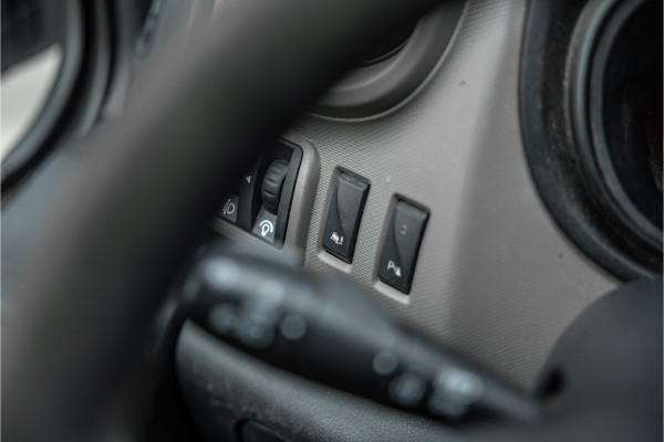 Renault Trafic 1.6 dCi L2H1 | Navigatie | Trekhaak | Airco | Cruise control | Bluetooth | Elek ramen | Nieuwe APK | Orig. NL auto