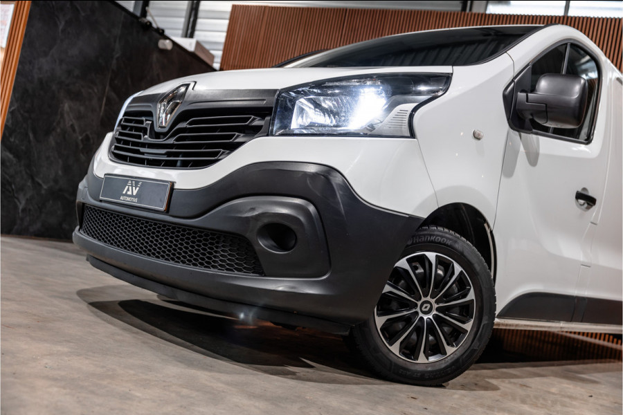 Renault Trafic 1.6 dCi L2H1 | Navigatie | Trekhaak | Airco | Cruise control | Bluetooth | Elek ramen | Nieuwe APK | Orig. NL auto