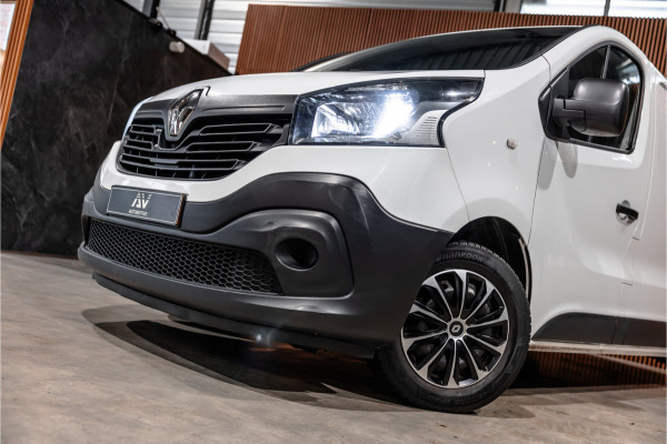 Renault Trafic 1.6 dCi L2H1 | Navigatie | Trekhaak | Airco | Cruise control | Bluetooth | Elek ramen | Nieuwe APK | Orig. NL auto