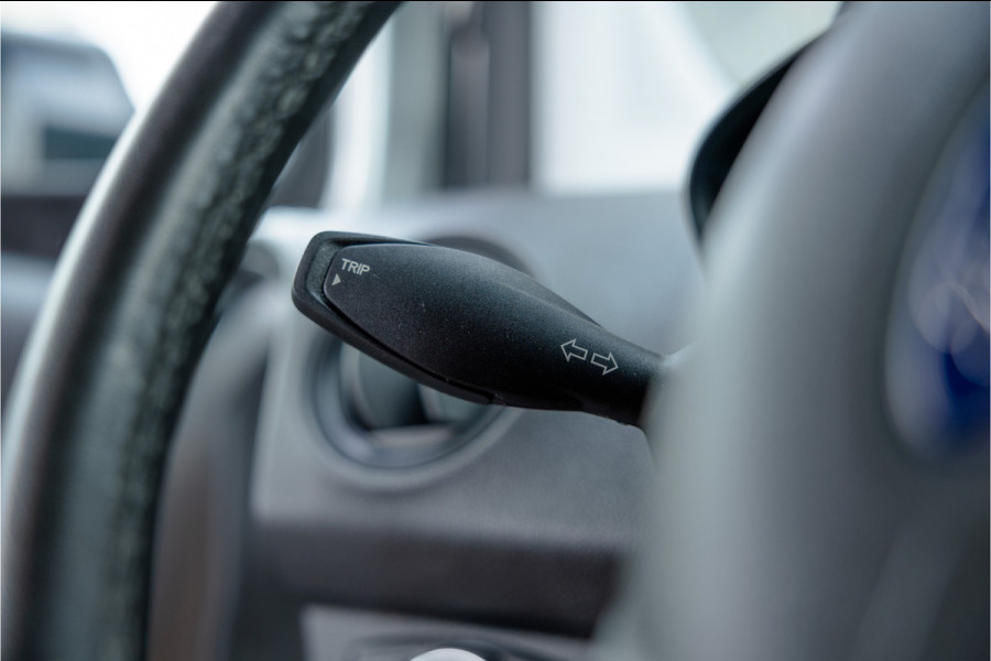 Ford Transit Courier 1.0 100 PK | Benzine | Navigatie | CarPlay | PDC | Stoelverwarming | Cruise control | MF Stuur | Airco | Nieuwe APK | Dealer onderhouden