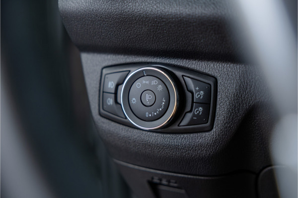 Ford Transit Courier 1.0 100 PK | Benzine | Navigatie | CarPlay | PDC | Stoelverwarming | Cruise control | MF Stuur | Airco | Nieuwe APK | Dealer onderhouden