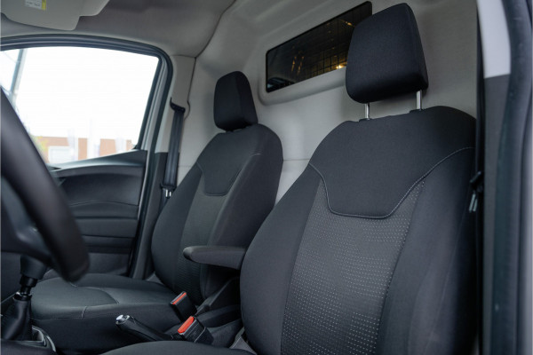 Ford Transit Courier 1.0 100 PK | Benzine | Navigatie | CarPlay | PDC | Stoelverwarming | Cruise control | MF Stuur | Airco | Nieuwe APK | Dealer onderhouden