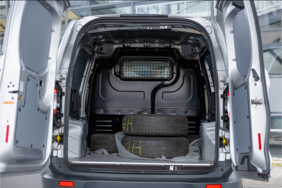 Ford Transit Courier 1.0 100 PK | Benzine | Navigatie | CarPlay | PDC | Stoelverwarming | Cruise control | MF Stuur | Airco | Nieuwe APK | Dealer onderhouden