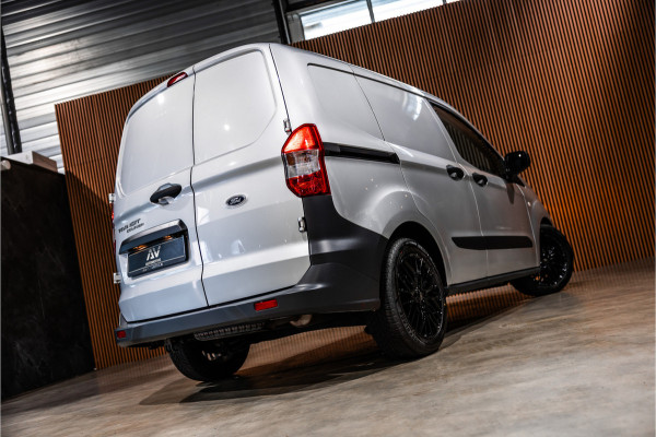 Ford Transit Courier 1.0 100 PK | Benzine | Navigatie | CarPlay | PDC | Stoelverwarming | Cruise control | MF Stuur | Airco | Nieuwe APK | Dealer onderhouden
