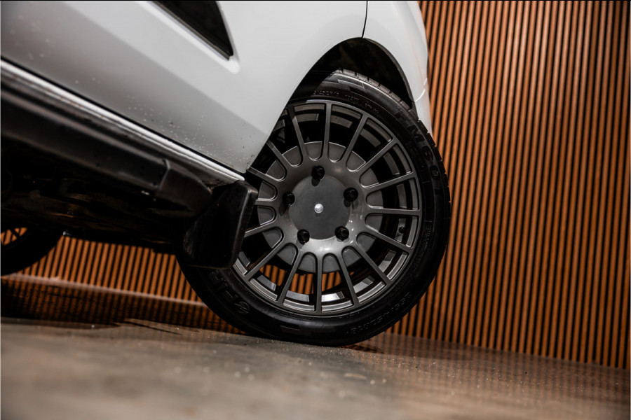Ford Transit Custom 2.0 TDCI | CarPlay | Camera | Airco | Cruise control | Trekhaak | Nieuwe APK