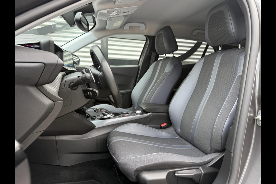 Peugeot 2008 1.2 PureTech Blue Lease Allure 2e Eigenaar|Navi|Camera|D-riem vv in 2025|i-Cockpit|Trekhaak|Cruise|Carplay|Clima|PDC V+A|Elek ramen|Nieuwe APK bij Aflevering