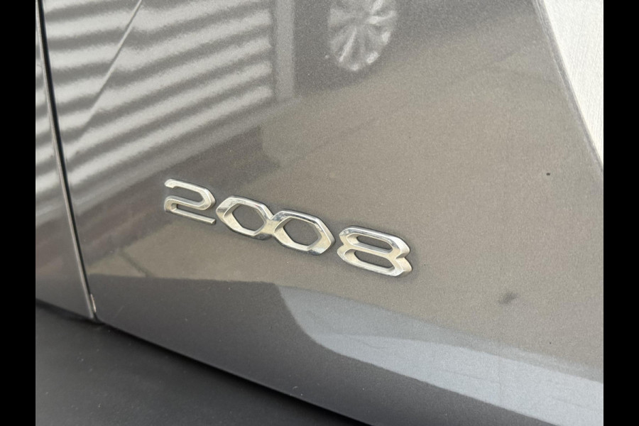 Peugeot 2008 1.2 PureTech Blue Lease Allure 2e Eigenaar|Navi|Camera|D-riem vv in 2025|i-Cockpit|Trekhaak|Cruise|Carplay|Clima|PDC V+A|Elek ramen|Nieuwe APK bij Aflevering