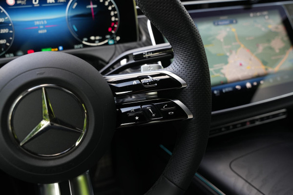 Mercedes-Benz E-Klasse 300 e Business Solution AMG Panoramadak DIGITAL LIGHT 360 Camera Adapt. Cruise Memory Trekhaak