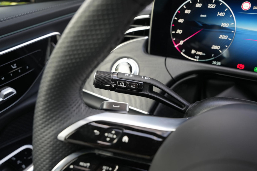 Mercedes-Benz E-Klasse 300 e Business Solution AMG Panoramadak DIGITAL LIGHT 360 Camera Adapt. Cruise Memory Trekhaak