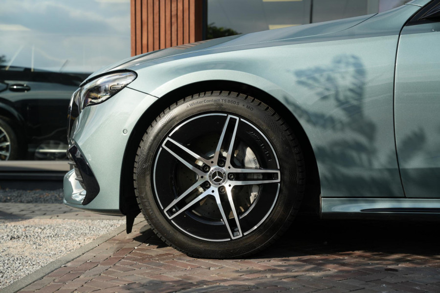 Mercedes-Benz E-Klasse 300 e Business Solution AMG Panoramadak DIGITAL LIGHT 360 Camera Adapt. Cruise Memory Trekhaak