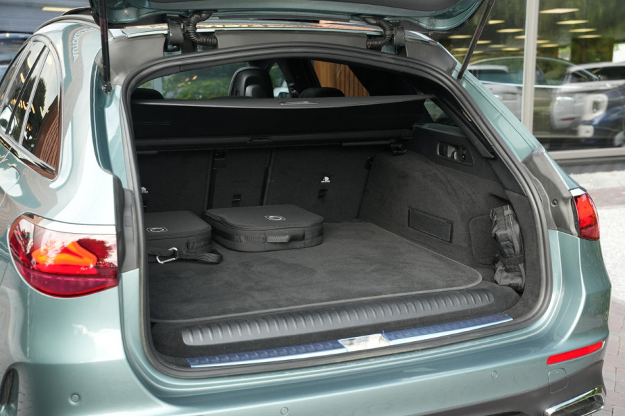 Mercedes-Benz E-Klasse 300 e Business Solution AMG Panoramadak DIGITAL LIGHT 360 Camera Adapt. Cruise Memory Trekhaak