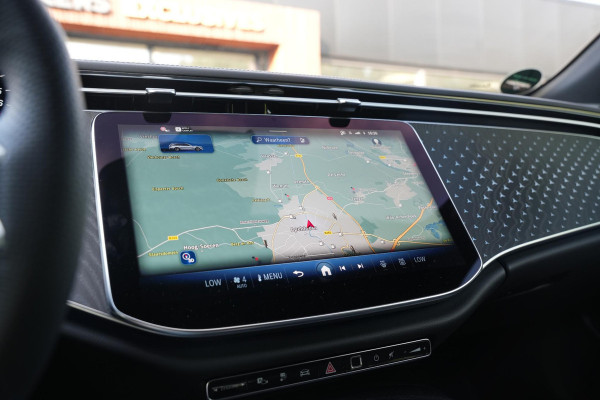 Mercedes-Benz E-Klasse 300 e Business Solution AMG Panoramadak DIGITAL LIGHT 360 Camera Adapt. Cruise Memory Trekhaak