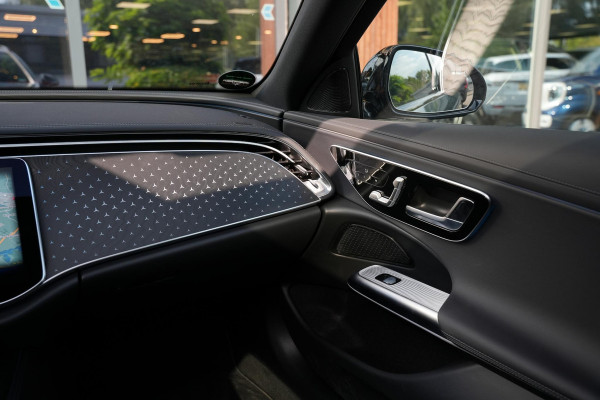Mercedes-Benz E-Klasse 300 e Business Solution AMG Panoramadak DIGITAL LIGHT 360 Camera Adapt. Cruise Memory Trekhaak
