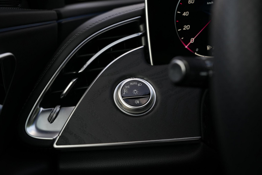 Mercedes-Benz E-Klasse 300 e Business Solution AMG Panoramadak DIGITAL LIGHT 360 Camera Adapt. Cruise Memory Trekhaak