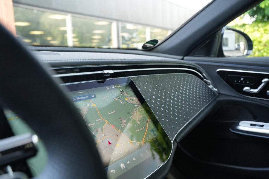 Mercedes-Benz E-Klasse 300 e Business Solution AMG Panoramadak DIGITAL LIGHT 360 Camera Adapt. Cruise Memory Trekhaak
