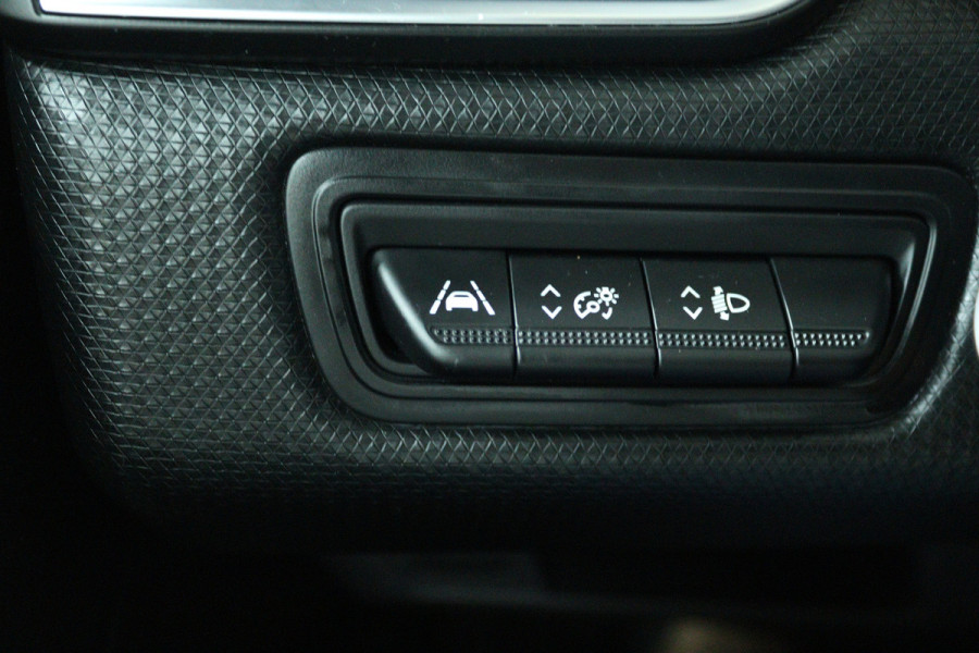 Renault Clio 1.0 TCe Intens (CAMERA, NAVIGATIE, CRUISE CONTROL, PARKEERSENSOREN)