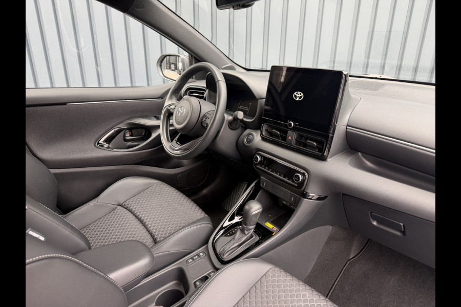 Toyota Yaris 1.5 Hybrid Executive / Bi tone | FACELIFT | 10 jr GARNTIE | Rijklaar!!!