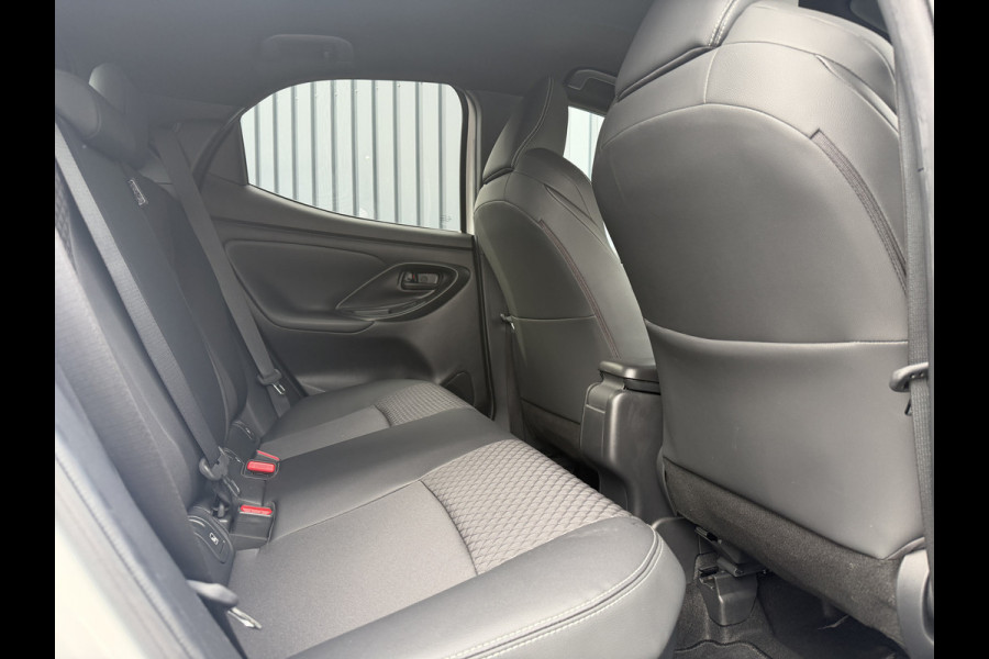 Toyota Yaris 1.5 Hybrid Executive / Bi tone | FACELIFT | 10 jr GARNTIE | Rijklaar!!!