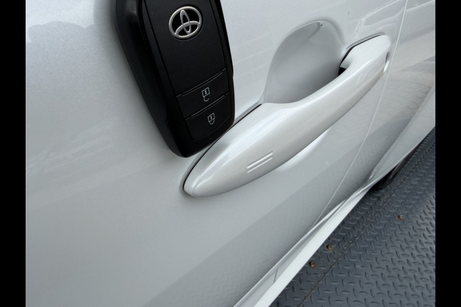 Toyota Yaris 1.5 Hybrid Executive / Bi tone | FACELIFT | 10 jr GARNTIE | Rijklaar!!!